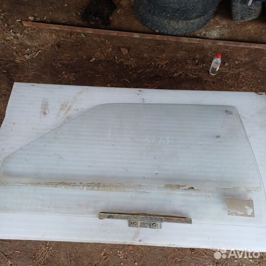 Стекло переднее правое левое двери Ваз-2113