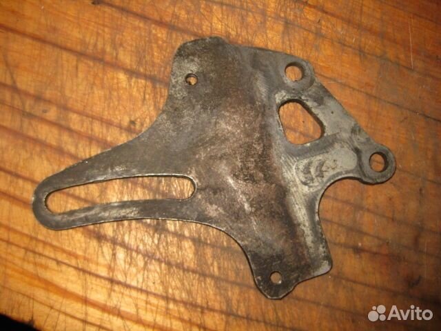 Кронштейн генератора Toyota Corolla (87-92 года) A