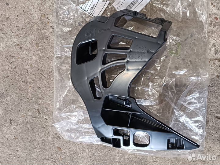 Кронштейн переднего бампера BMW 5 G30