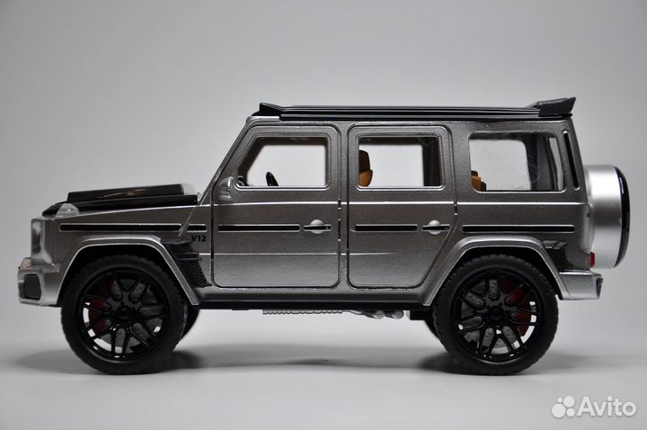 Модель авто Mercedes-Benz G Brabus 900 металл