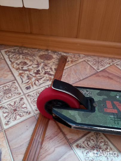 Трюковой самокат reaction stunt 1