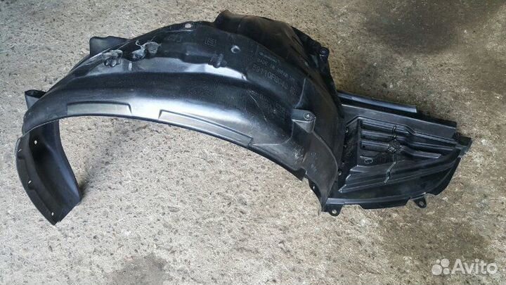 Подкрылок передний правый Subaru Impreza Wrx Sti