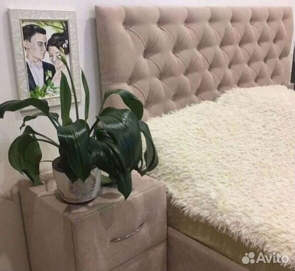 Двухместная мягкая кровать