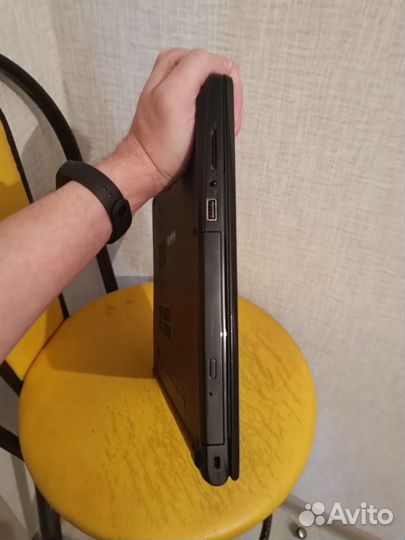 Ноутбук Dell / A6-9200 / 4GB / 500GB / 2017год