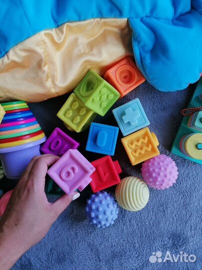 Развивающие игрушки пакетом