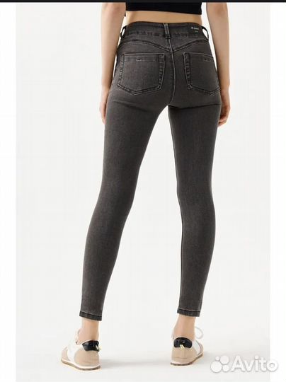 Джинсы женские