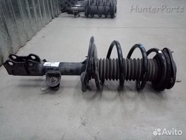 Lexus NX стойки передние правая