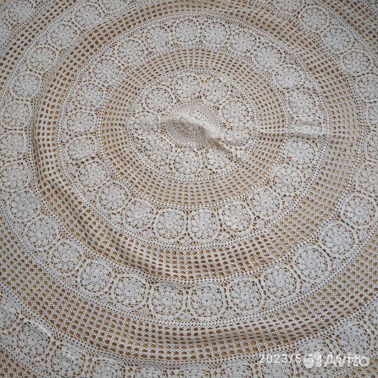 Кружевная скатерть круглая