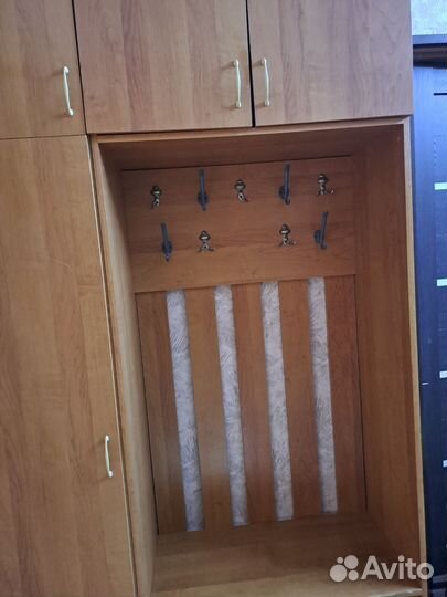 Вешалка в прихожую