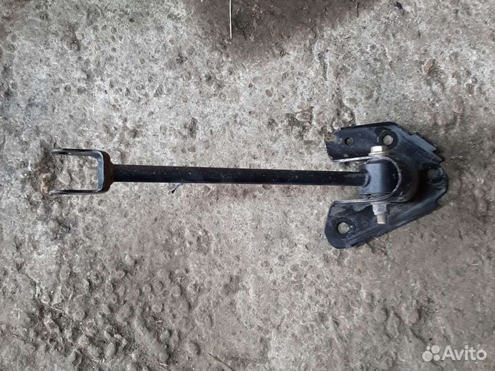 Тяга задняя правая продольная Рено Дастер