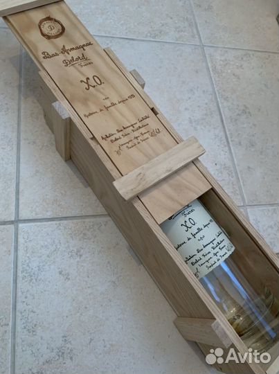 Бутылка в деревянной коробке