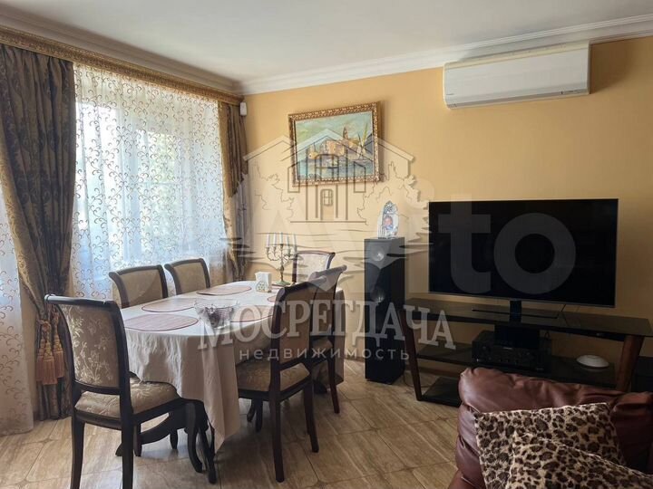 Коттедж 236 м² на участке 15 сот.