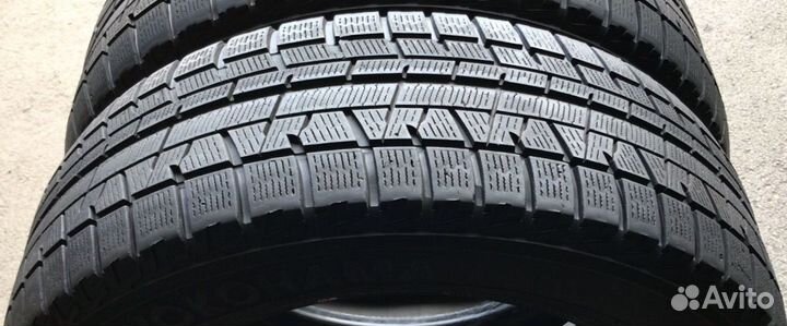 Yokohama Ice Guard IG50 215/60 R16