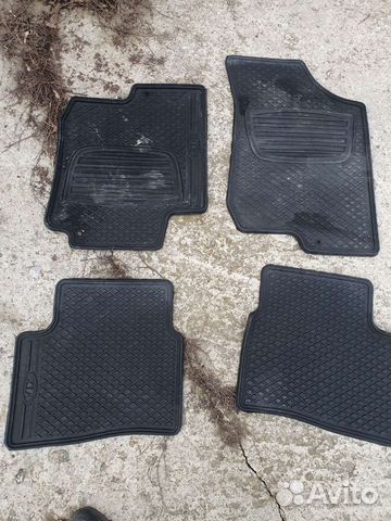 Автомобильные коврики резиновые