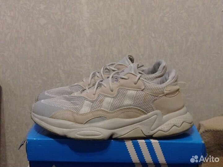 Кроссовки adidas ozweego