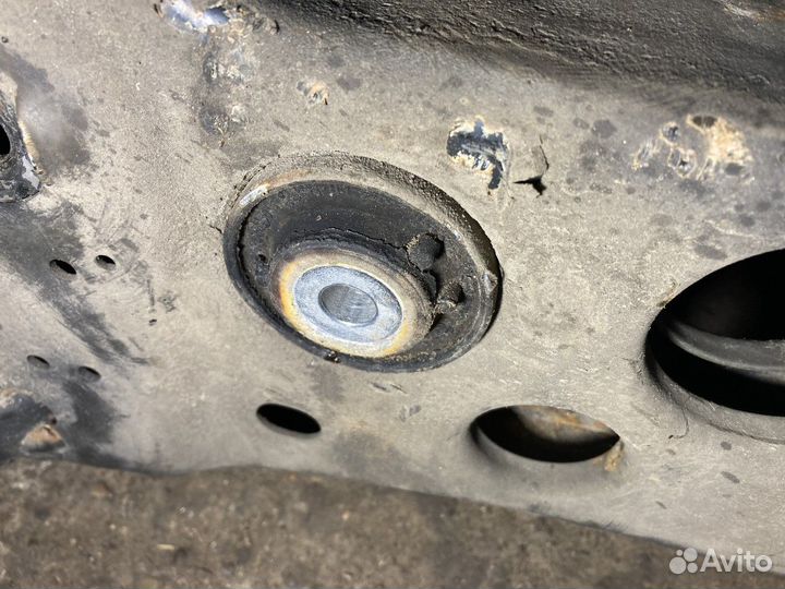 Балка задняя (Mercedes-Benz M-class W166)