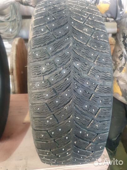 Michelin X-Ice North 4 205/55 R16