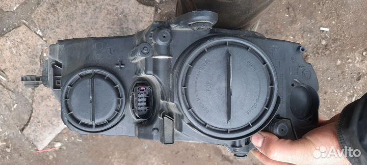 Фара передняя левая на skoda3 octavia a7