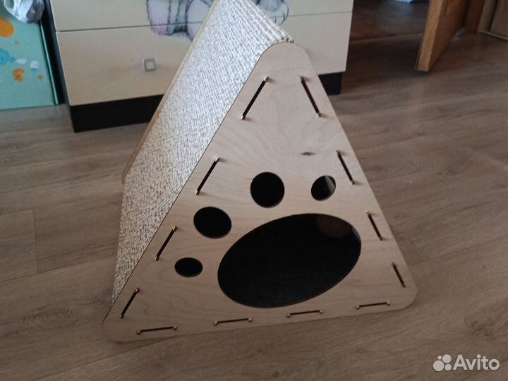 Домик для кошки с когтеточкой