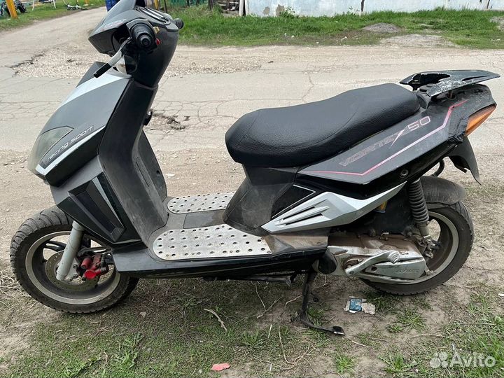 Продаю скутер Stels vortex 50