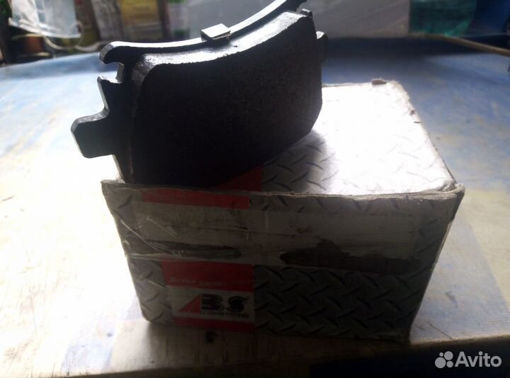 Тормозные колодки задние