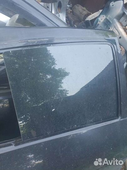 Рено сандеро 1 стекло заднее правое