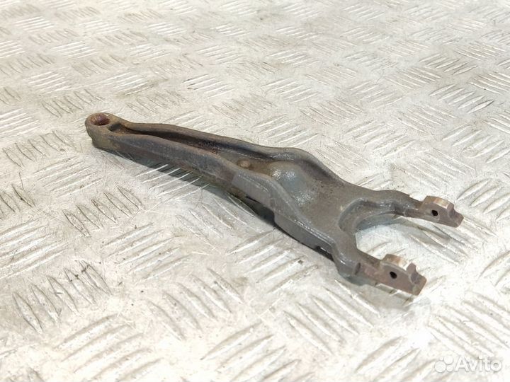 Вилка сцепления Mitsubishi Lancer 9