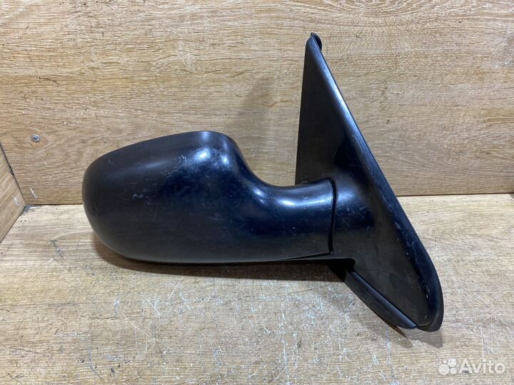 Зеркало правое Chrysler Voyager 3 Арт. 7721609