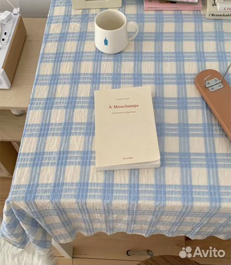 Скатерть в голубую клетку