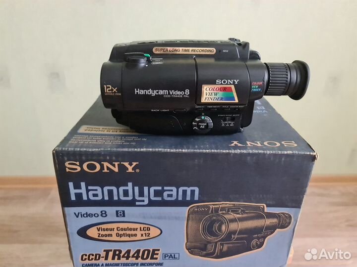 Продам видеокамеру Sony Handycam CCD-TR440E