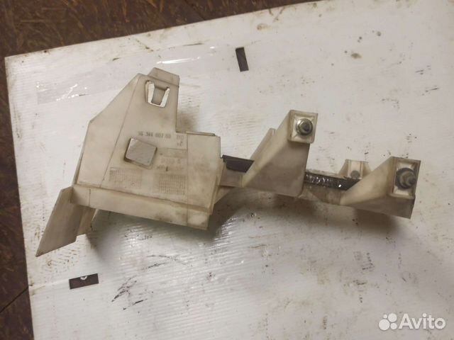 Направляющий стекло Пежо 308