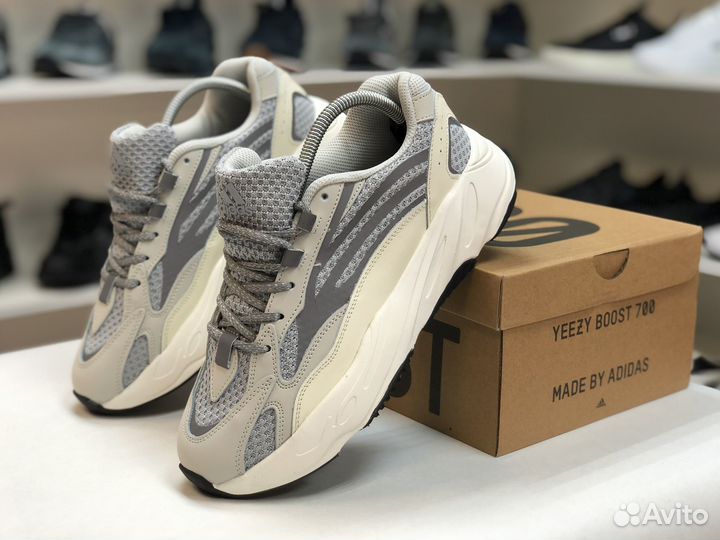 Кроссовки Adidas yeezy 700 v2