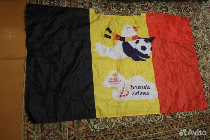 Футбольные шарфы, футболки, другие футбольные вещи