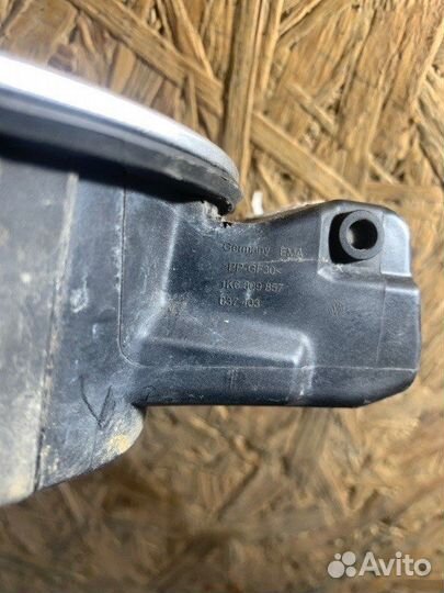 Лючок топливного бака Volkswagen Golf 1K BSE 2008