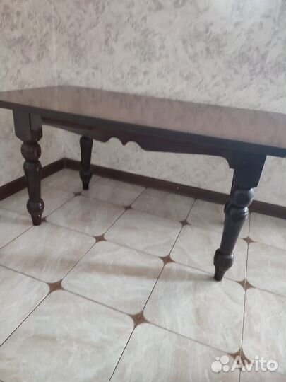 Кухонный стол