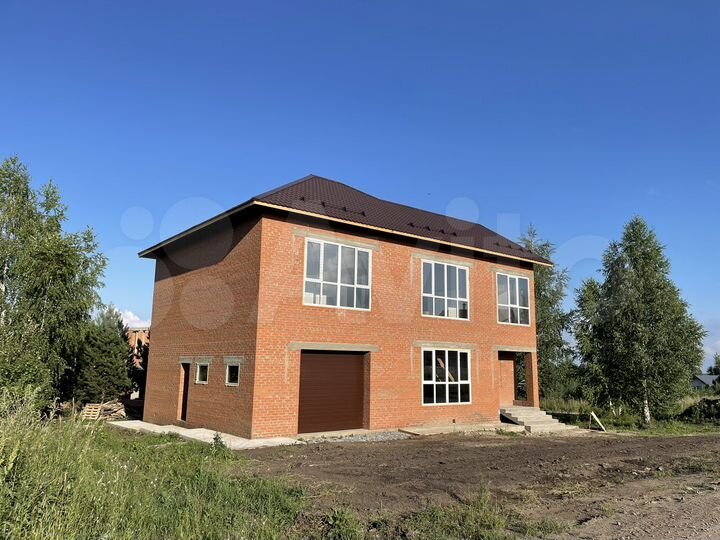 Коттедж 230 м² на участке 10 сот.