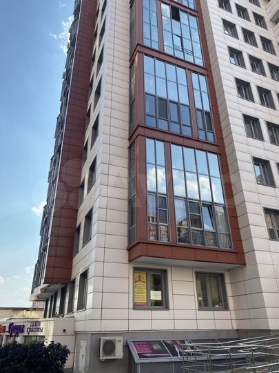 3-к. квартира, 85,6 м², 1/25 эт.