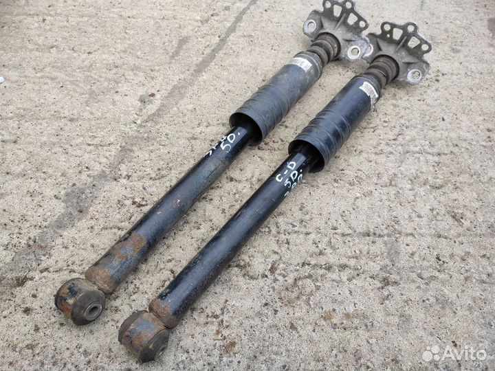 Амортизаторы задние на Opel Corsa D