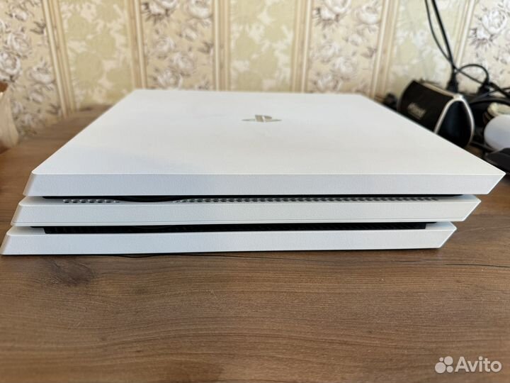 Sony PS4 Pro White (3 ревизия)