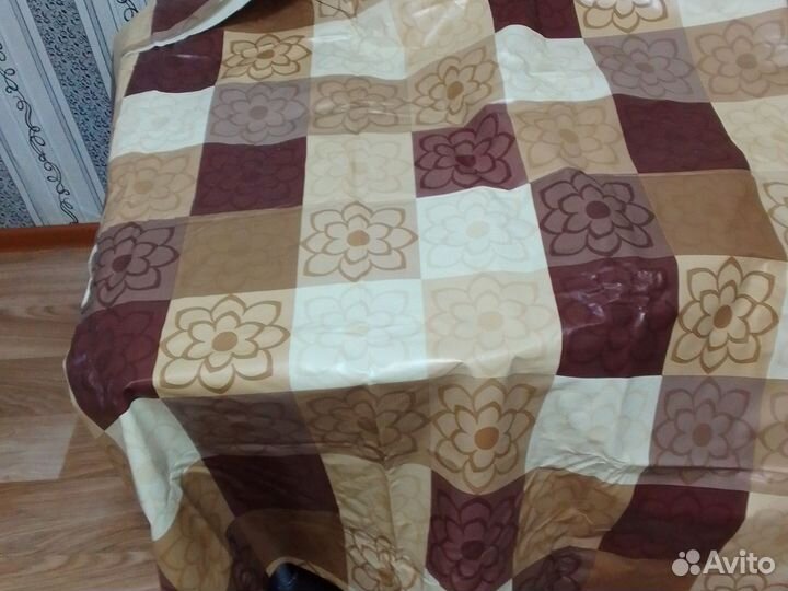 Клеенка на стол б/у
