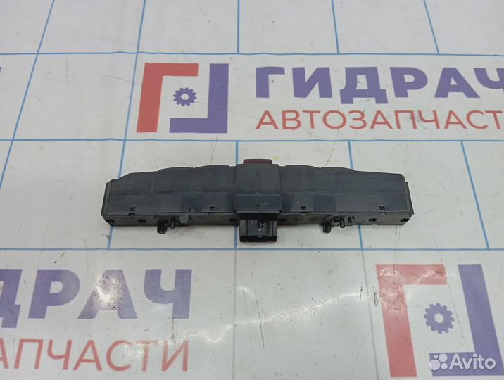 Кнопка аварийной сигнализации Opel Astra (H) 62403