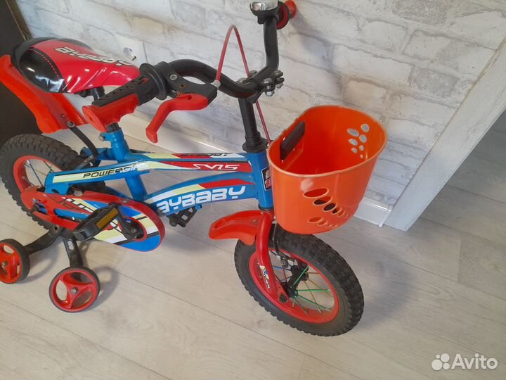 Детский велосипед и самокат