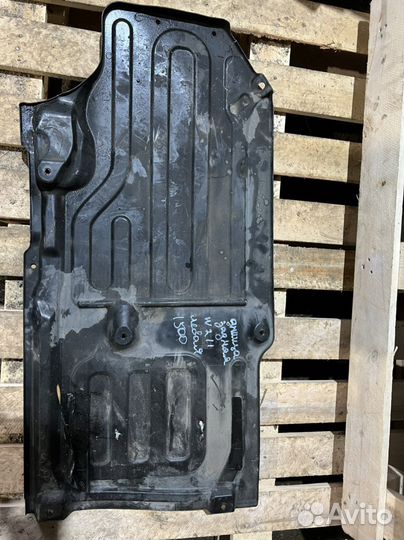 Защита днища задняя левая Mercedes w211