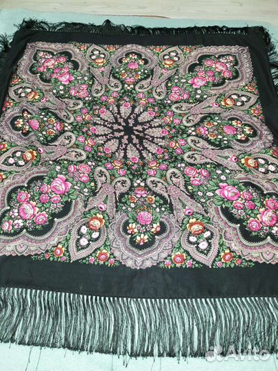 Павловопосадская шаль чёрная