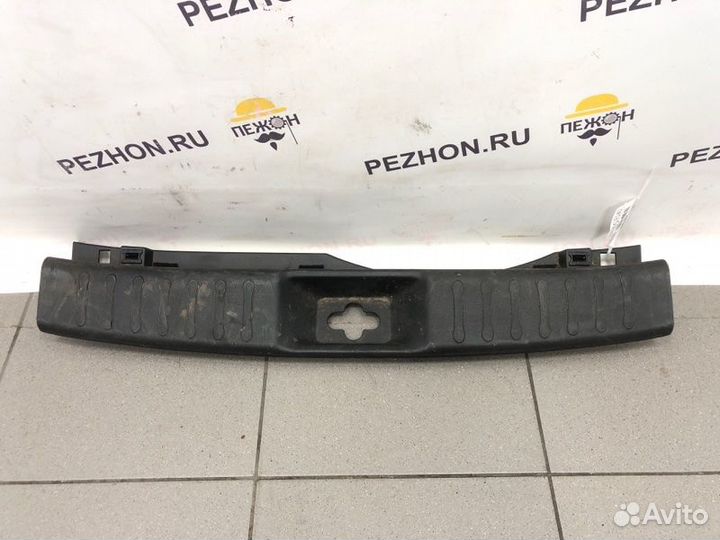 Обшивка багажника Nissan Juke внедорожник 1.6 2011