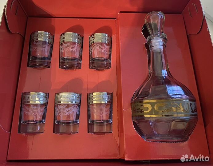 Продаю графин со 6 стопками