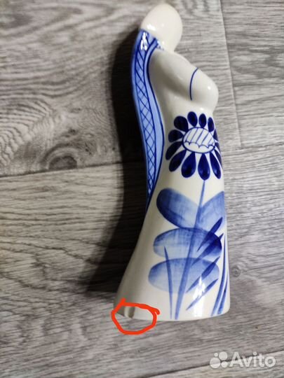 Статуэтка фарфоровая старая Гжель