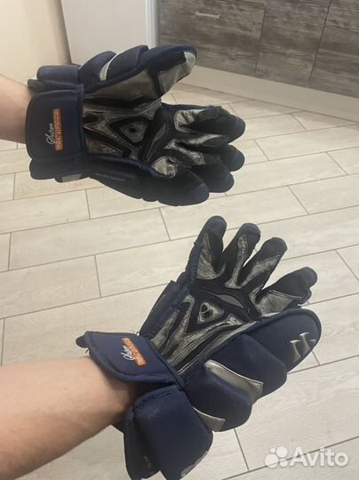 Хоккейные перчатки warrior