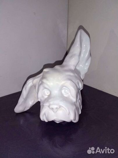 Фарфоровая статуэтка