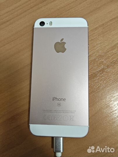 Телефон iPhone se